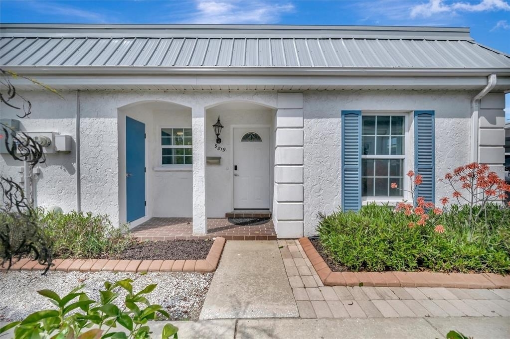 9819 Hernando Court - Photo 1
