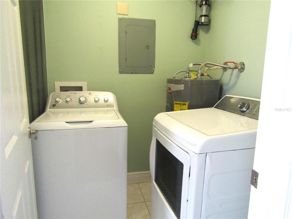 2405 Crispin Court - Photo 14