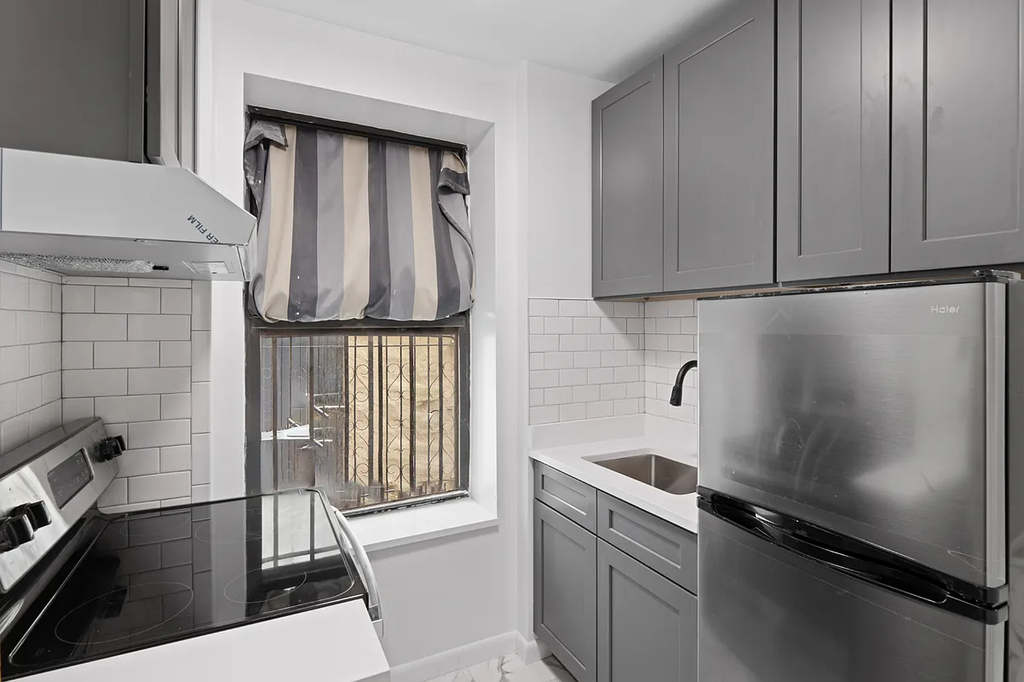 428 East 116th Street - Photo 3
