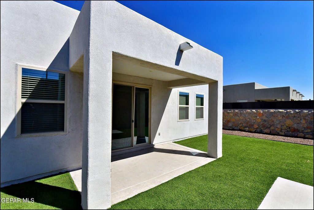 13146 Cleethorpes Street - Photo 40