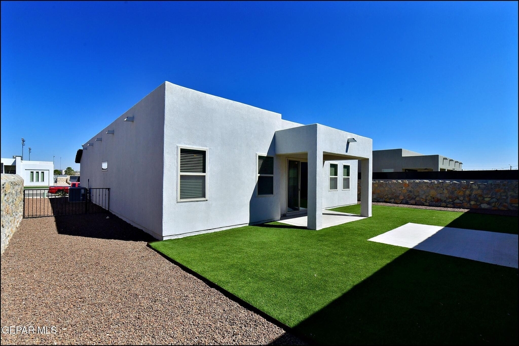 13146 Cleethorpes Street - Photo 42