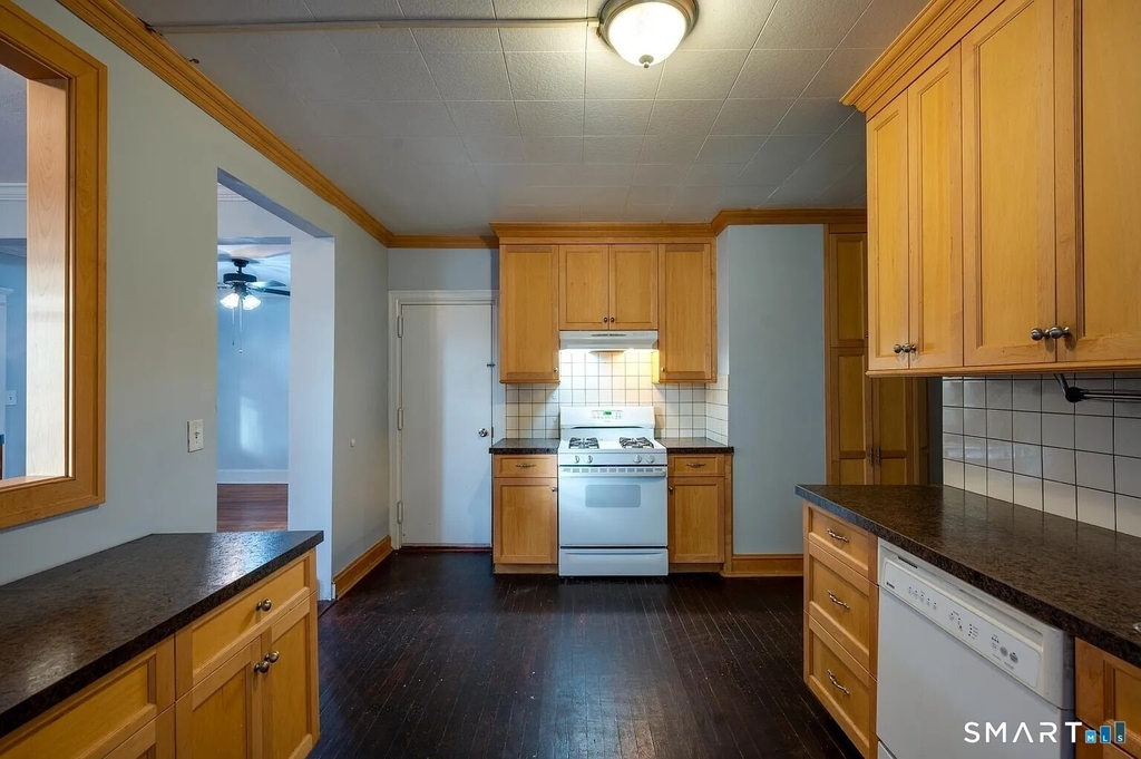 166 Beaver Street - Photo 4