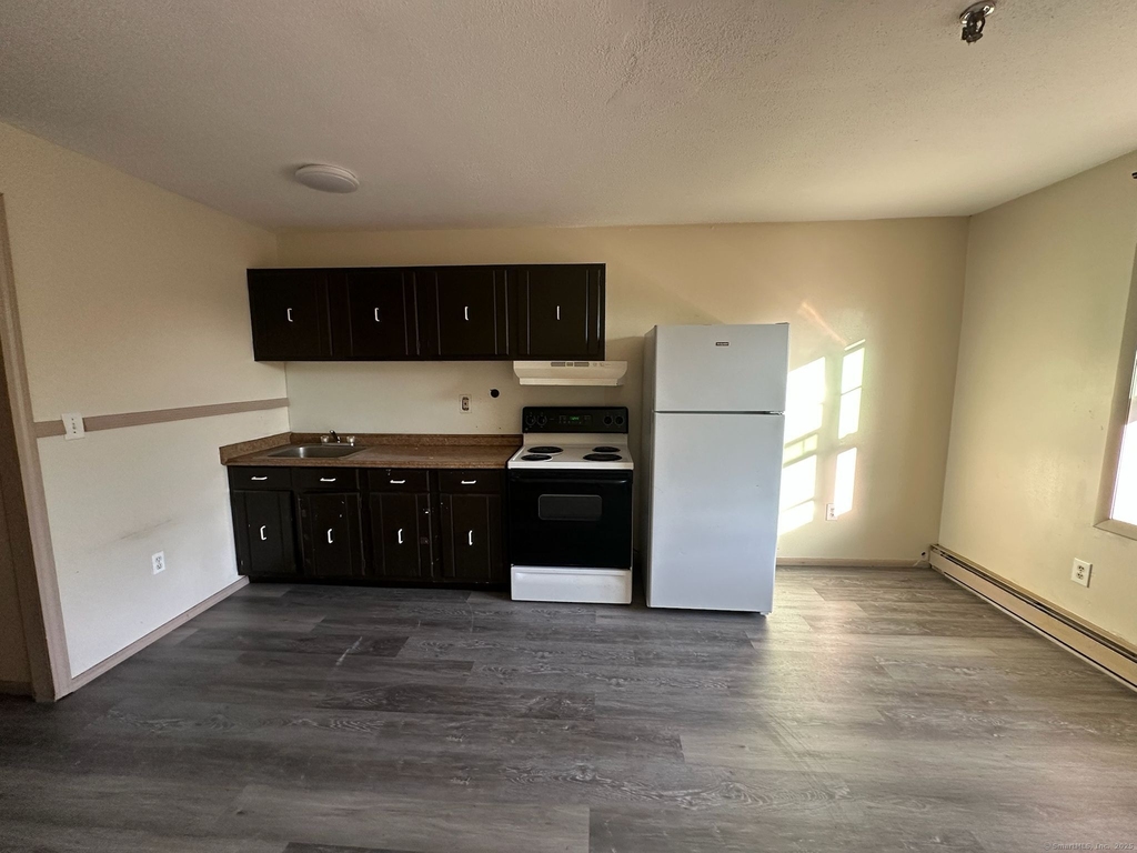 1660 Main Street - Photo 19