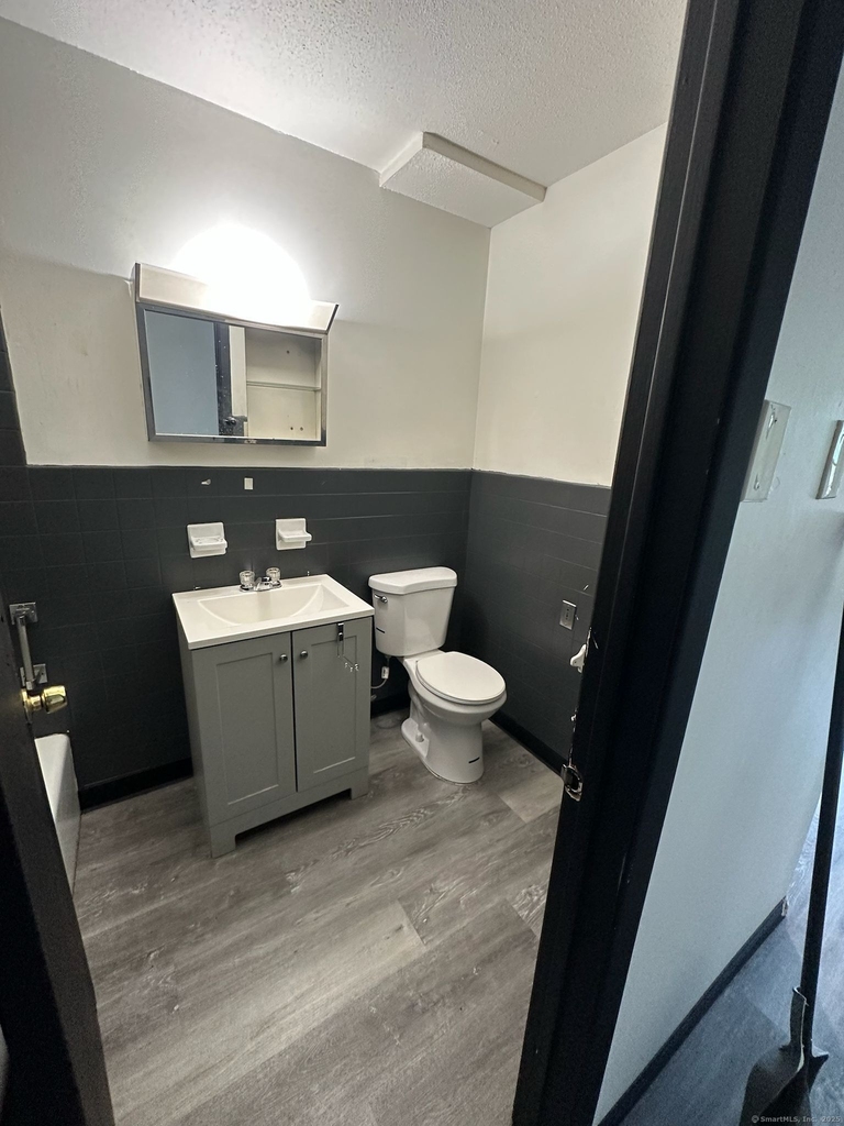 1660 Main Street - Photo 14