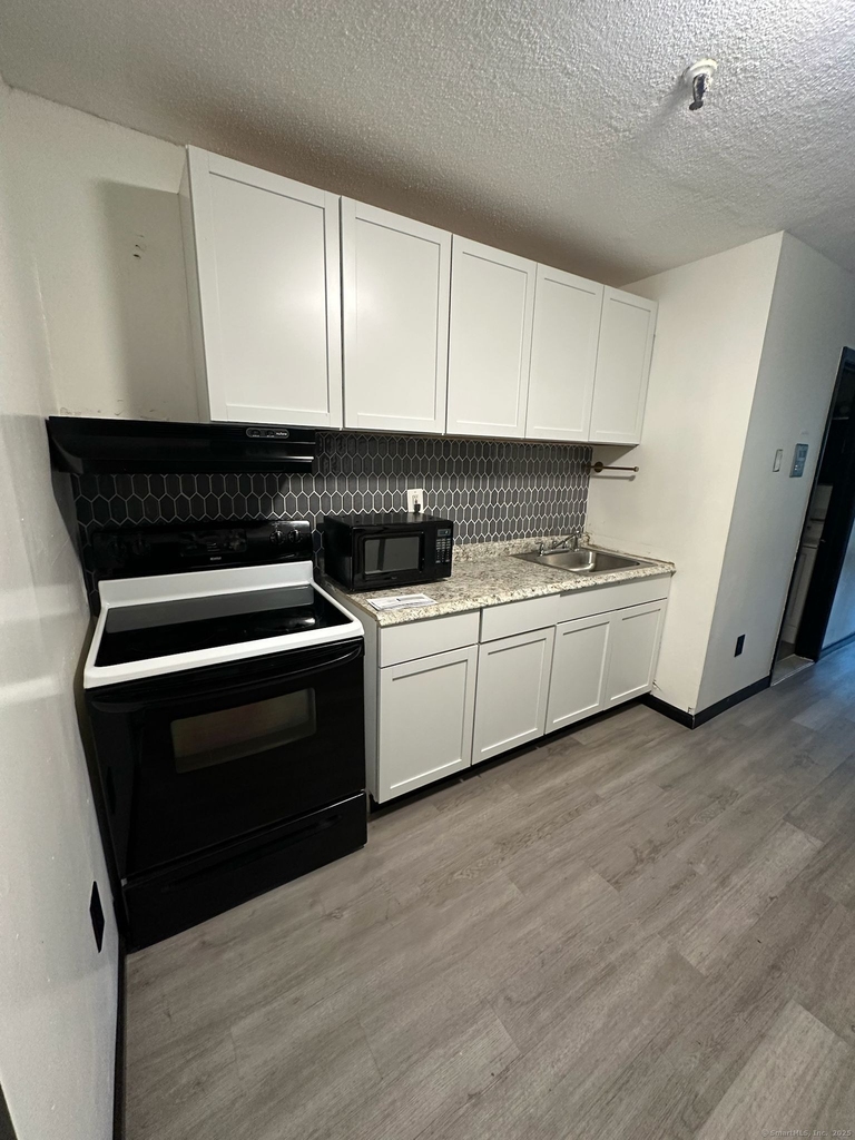 1660 Main Street - Photo 8