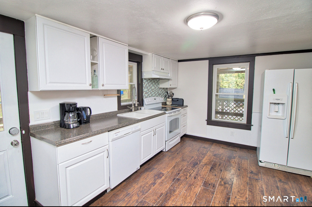 15 Lower Road - Photo 11