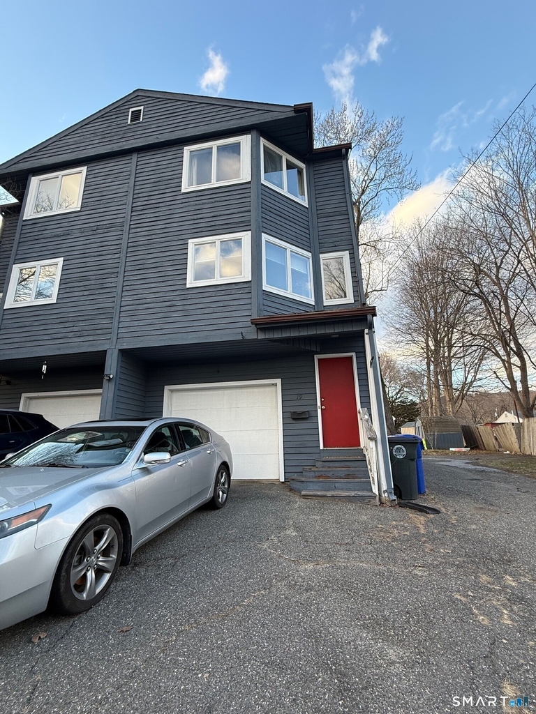 19 Wadhams Avenue - Photo 0