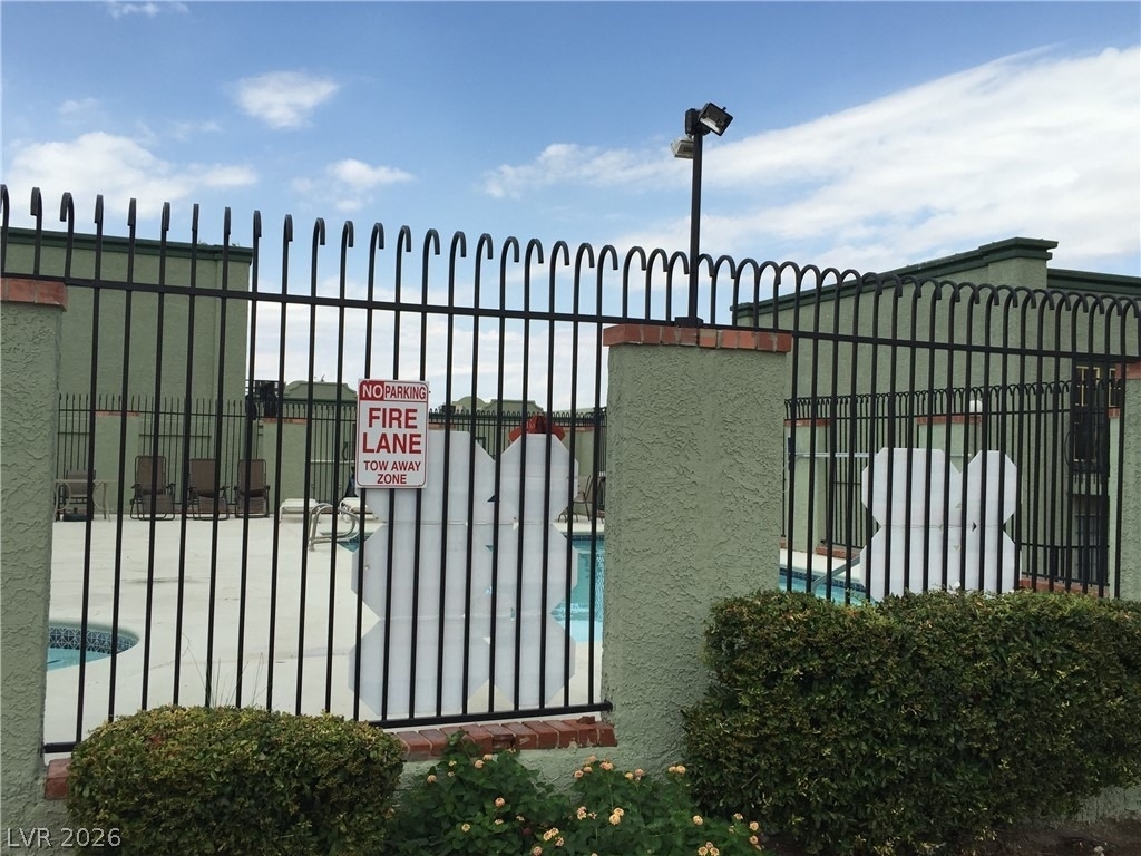 7030 Burcot Avenue - Photo 11