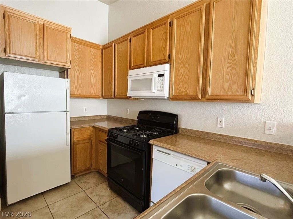 4730 E Craig Road - Photo 3