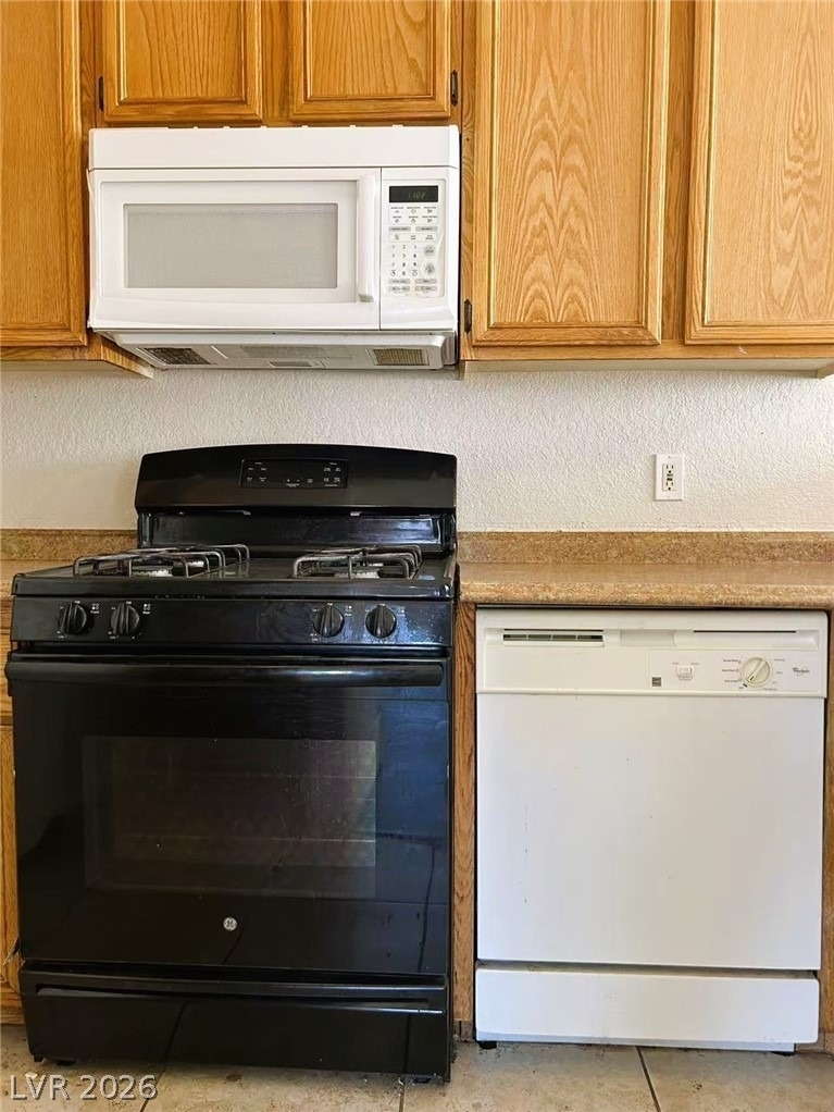 4730 E Craig Road - Photo 4