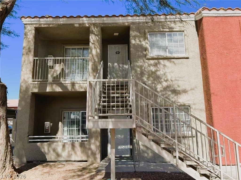 4730 E Craig Road - Photo 0