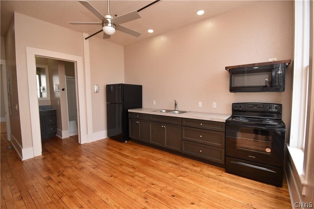 170 Court Street - Photo 3