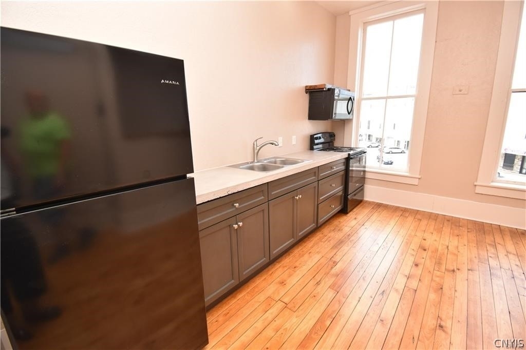 170 Court Street - Photo 1