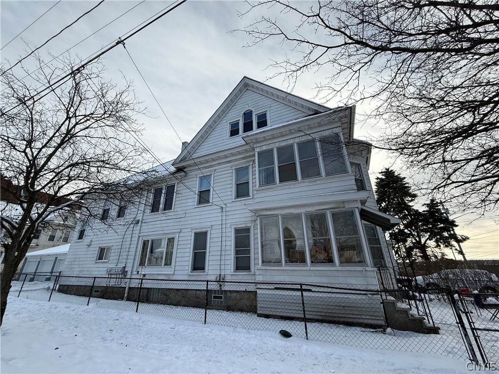 416 Danforth Street - Photo 0