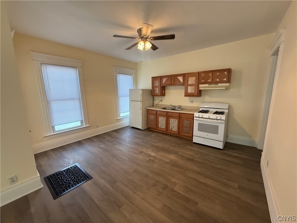 416 Danforth Street - Photo 1