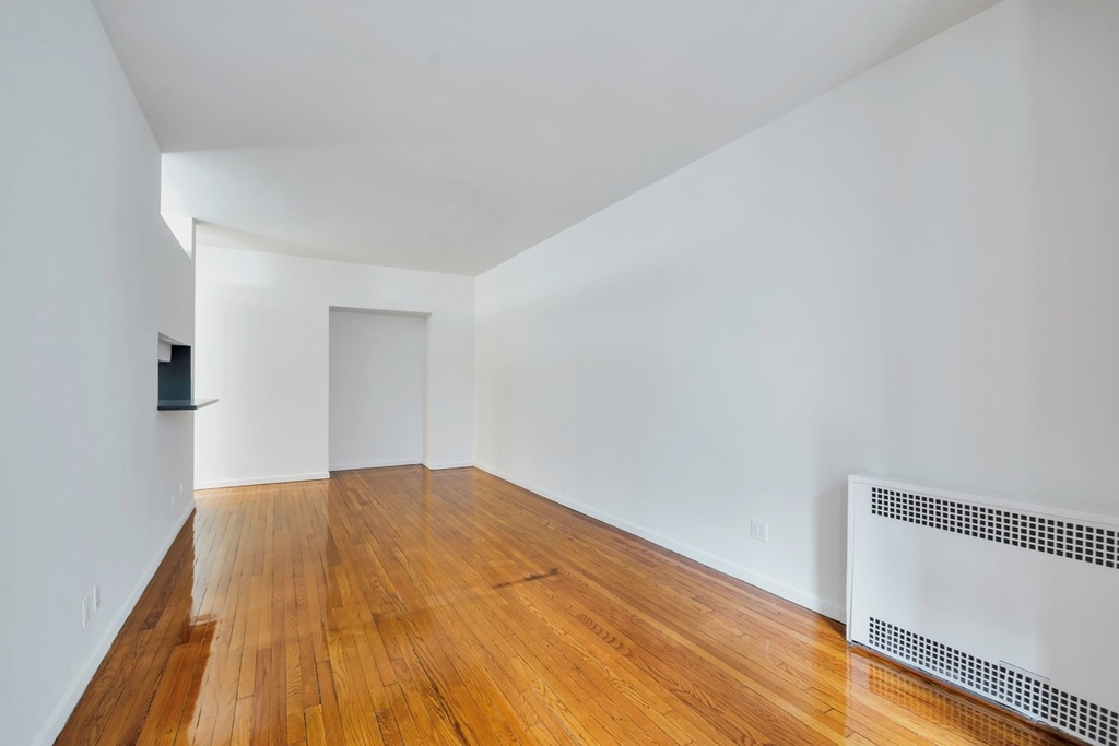 121 Madison Avenue - Photo 1