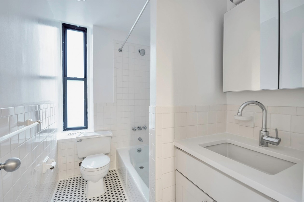 121 Madison Avenue - Photo 6