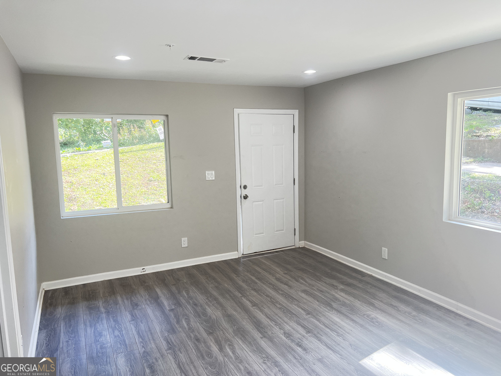 1255 Pine Avenue - Photo 6