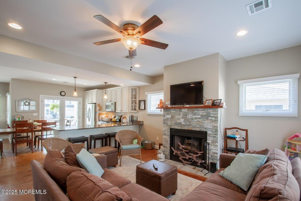 556 Pike Avenue - Photo 2