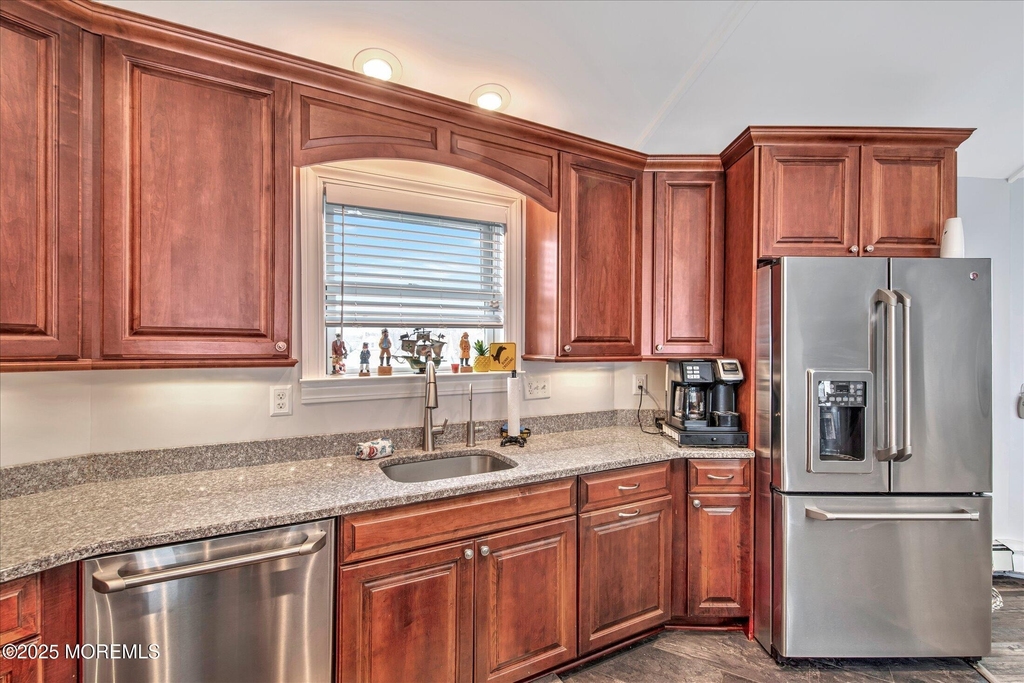 424 E Longport Avenue - Photo 12
