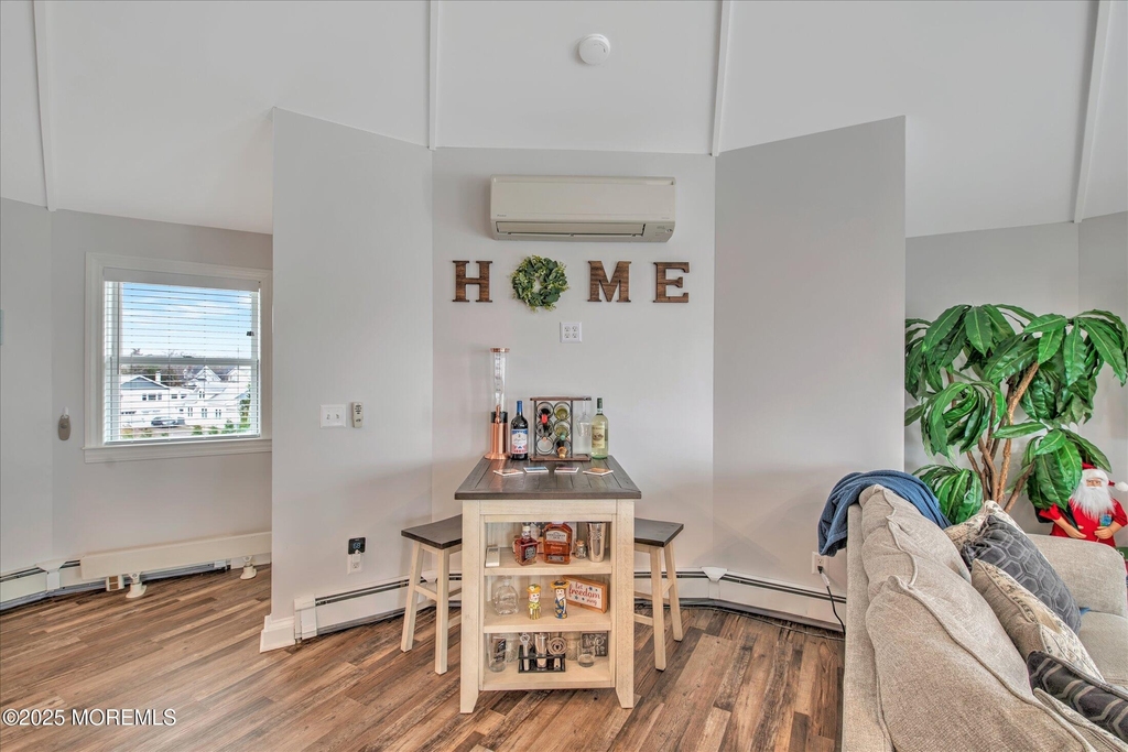 424 E Longport Avenue - Photo 9