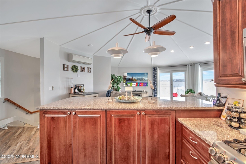 424 E Longport Avenue - Photo 13