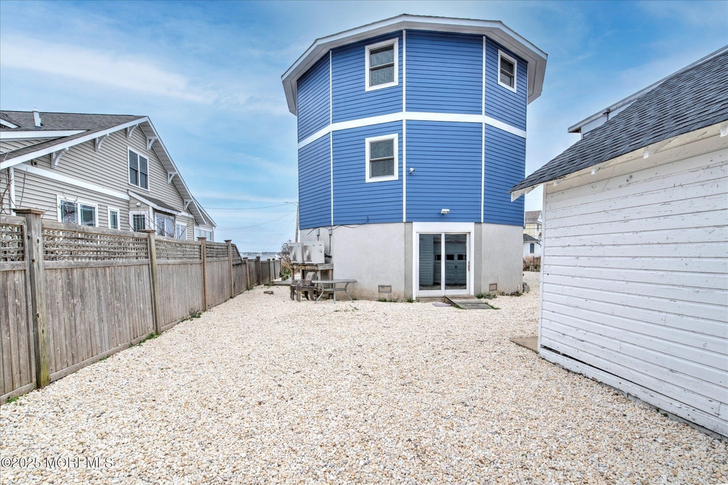 424 E Longport Avenue - Photo 37
