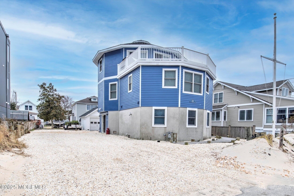 424 E Longport Avenue - Photo 0
