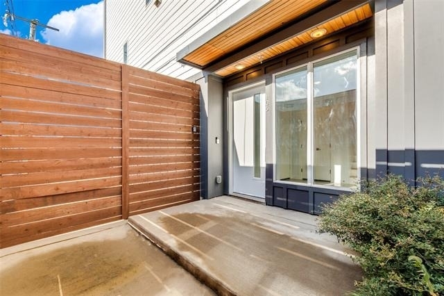 1505 N Garrett Avenue - Photo 0