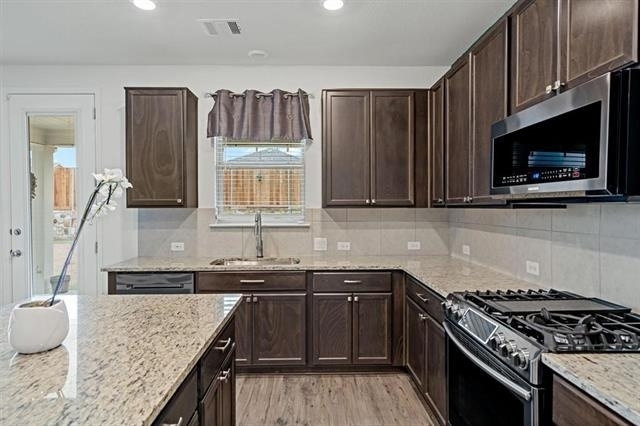 2632 Wesley Avenue - Photo 3