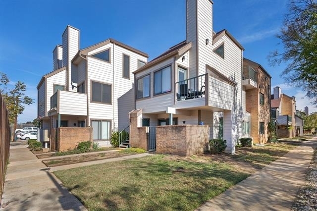2301 Balsam Drive - Photo 1