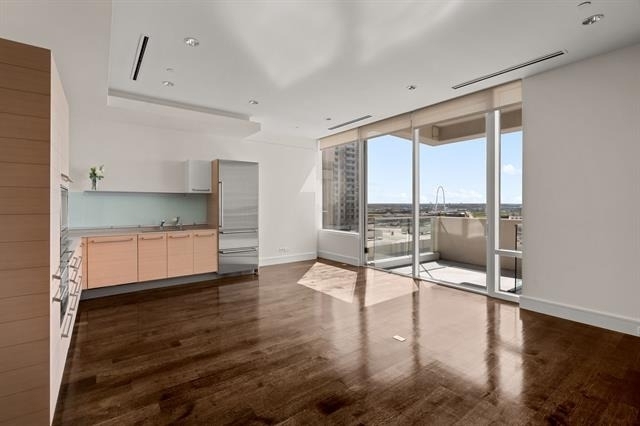 2408 Victory Park Lane - Photo 7