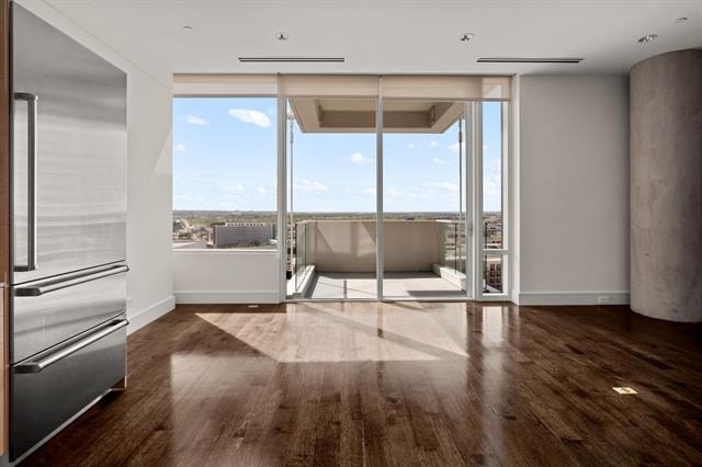 2408 Victory Park Lane - Photo 4