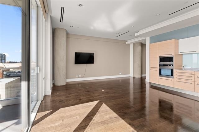 2408 Victory Park Lane - Photo 3