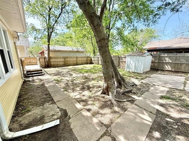 1201 E Lamar Street - Photo 36