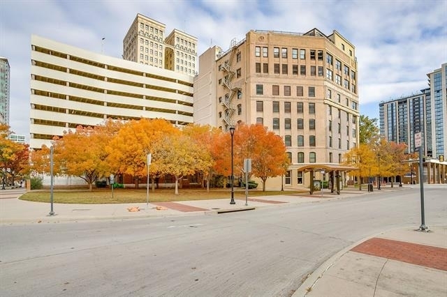910 Houston Street - Photo 1