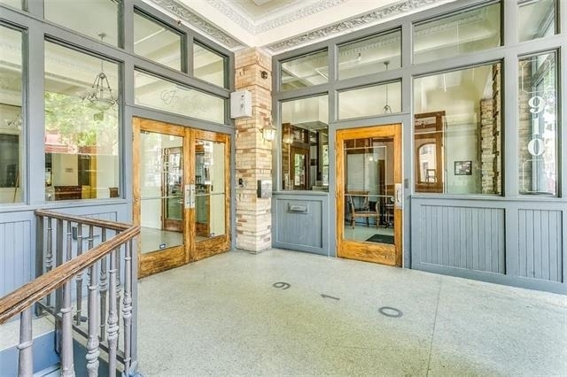 910 Houston Street - Photo 3