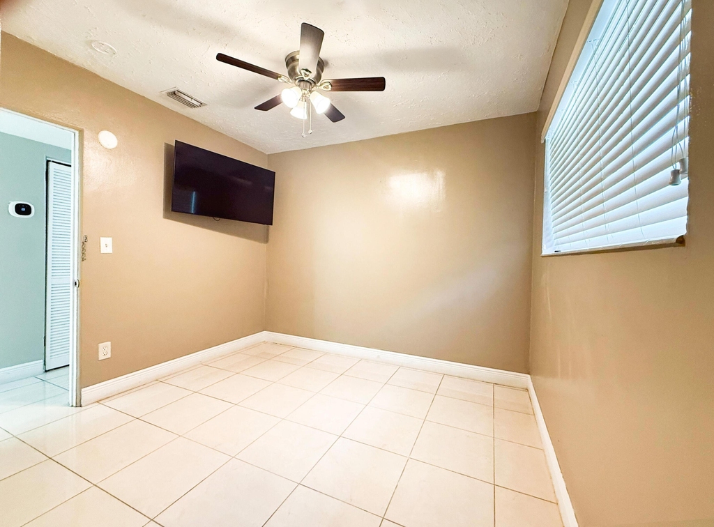 19731 Nw 4th Avenue - Photo 12
