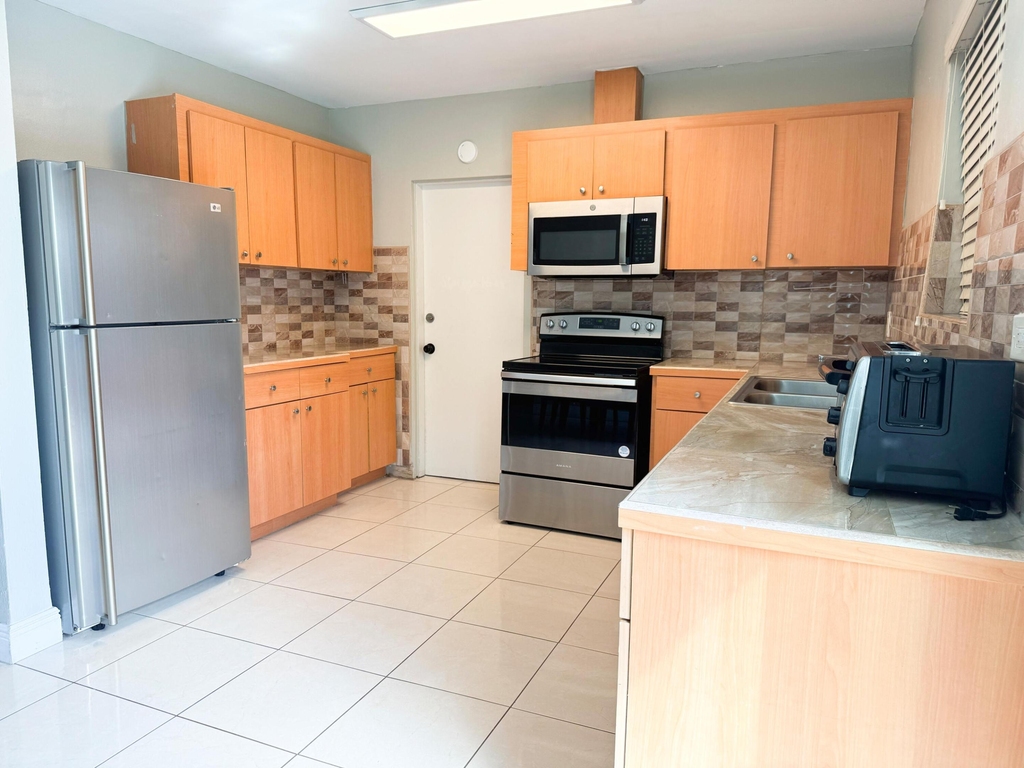 19731 Nw 4th Avenue - Photo 8