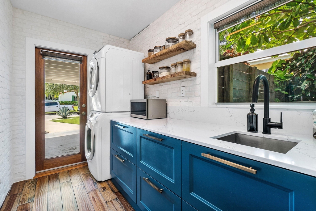 245 30th Street - Photo 18