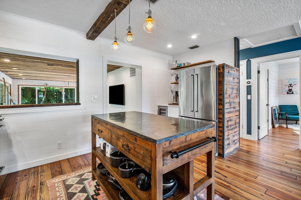 245 30th Street - Photo 4
