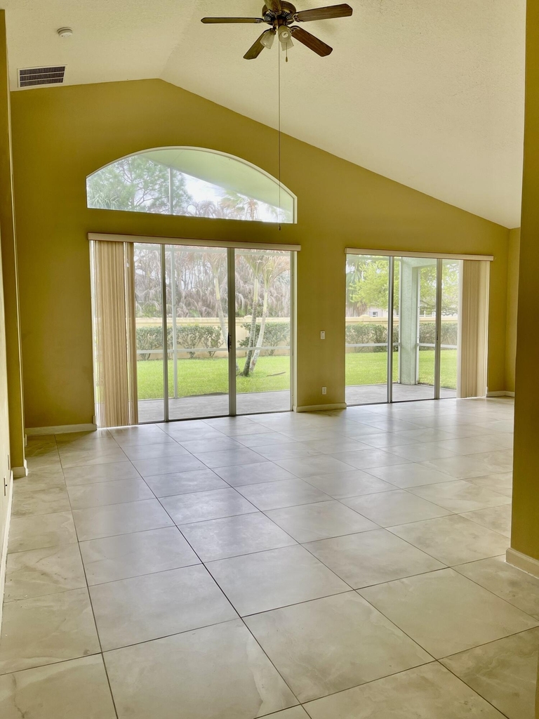 185 Nw Willow Grove Avenue - Photo 4