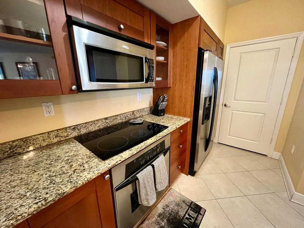 975 Nw Flagler Avenue - Photo 8