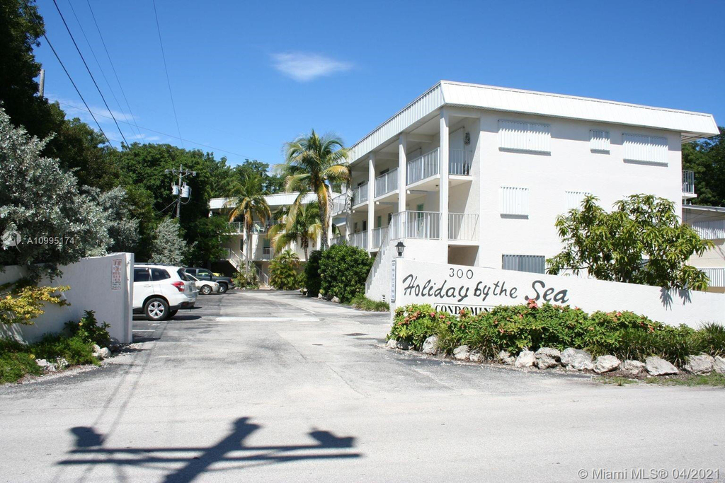 300 Ocean Drive - Photo 1