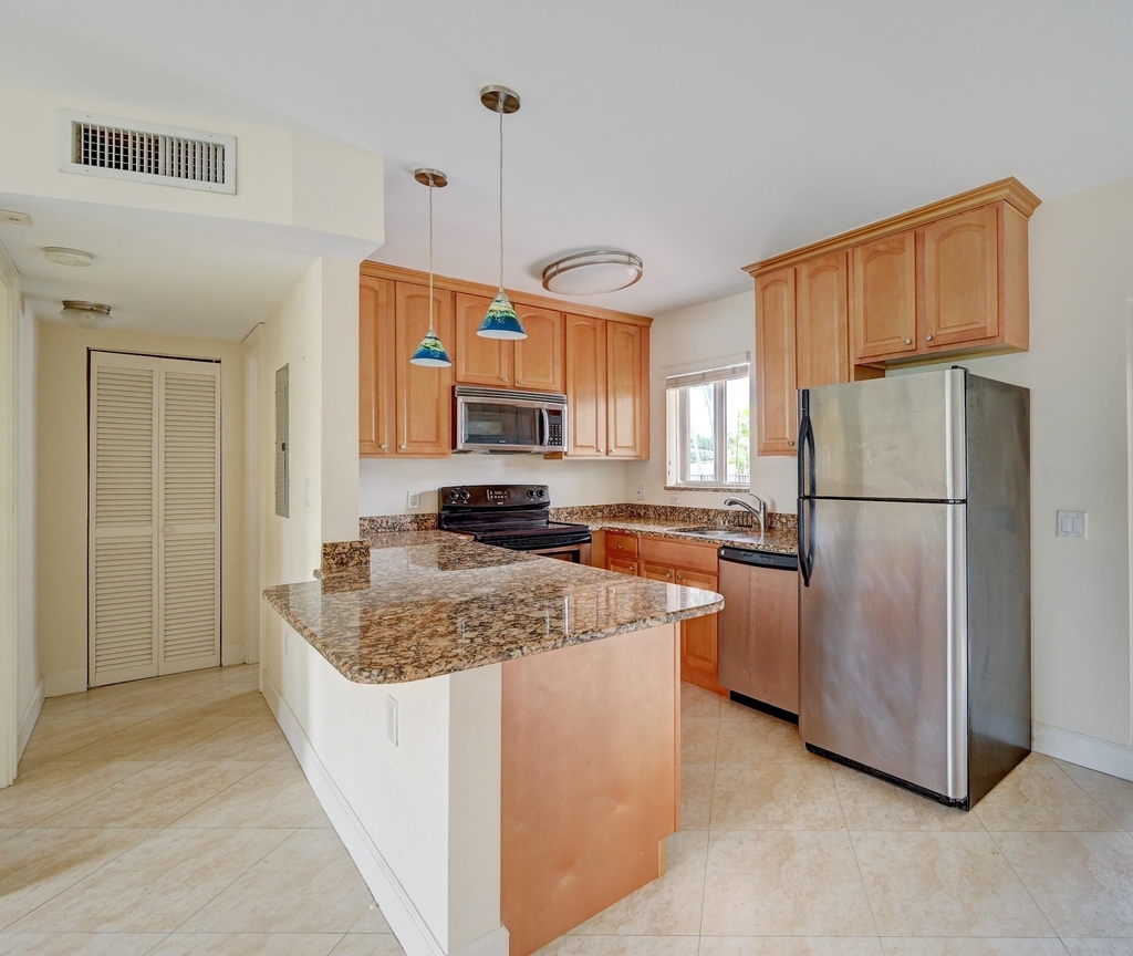 410 Sw 15th Street - Photo 0