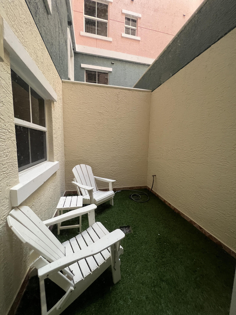 2051 Se 3rd Street - Photo 4