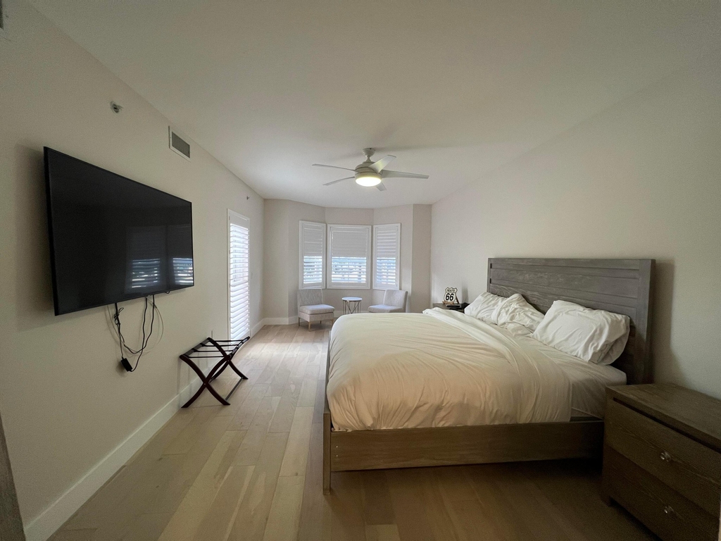 2051 Se 3rd Street - Photo 11