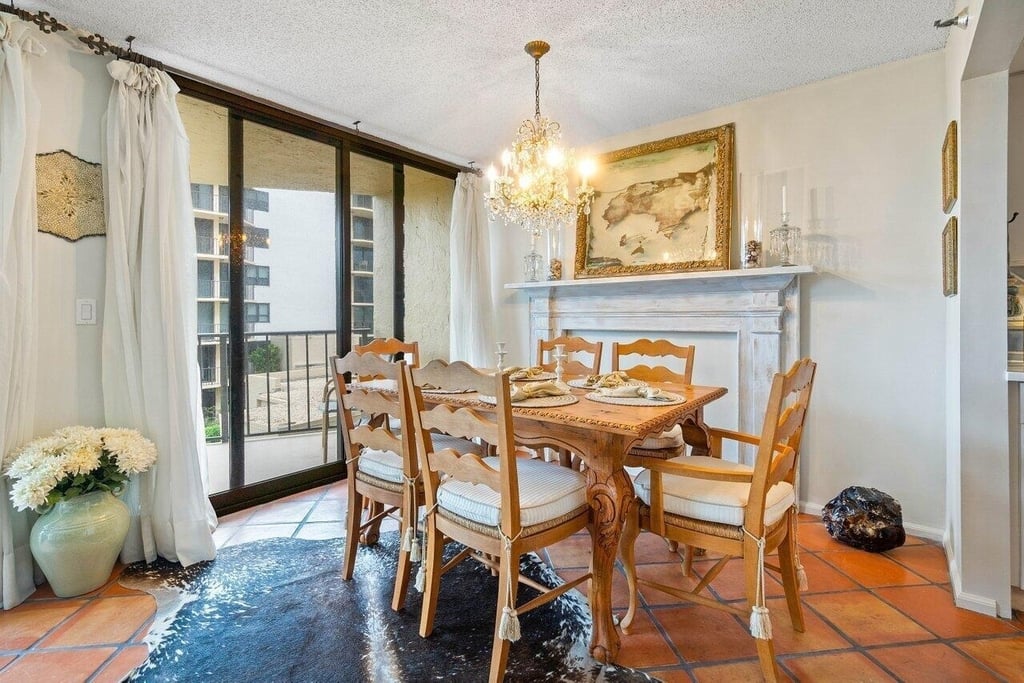 899 Jeffery Street - Photo 5