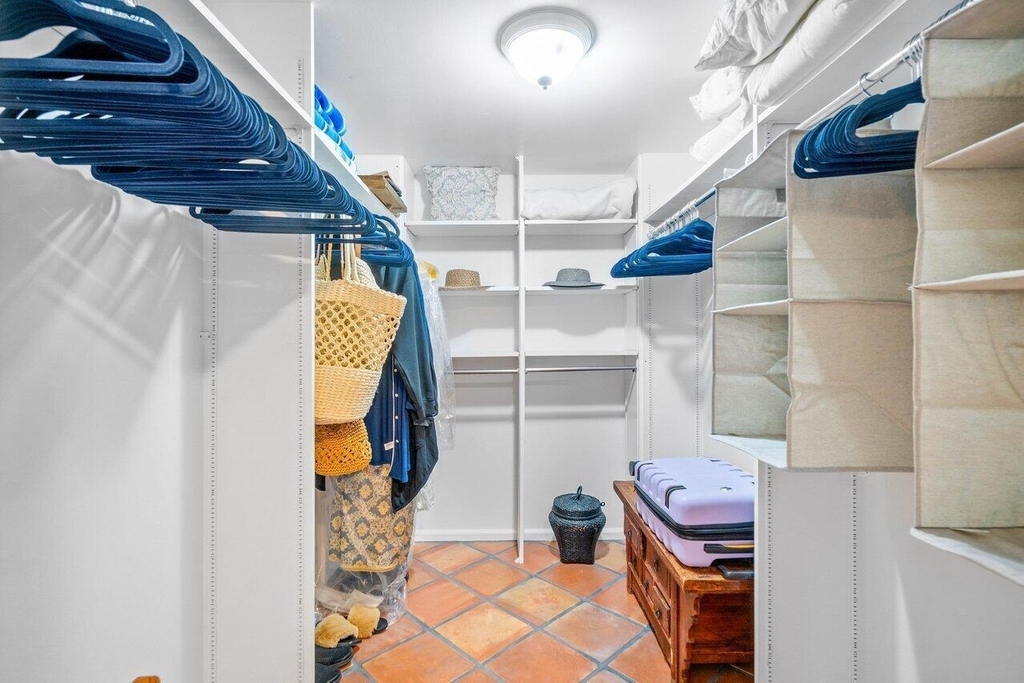 899 Jeffery Street - Photo 11