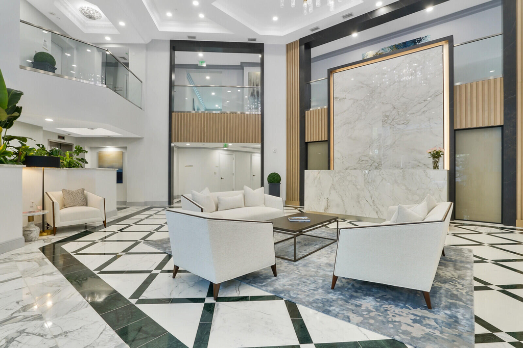 550 Se Mizner Boulevard - Photo 1